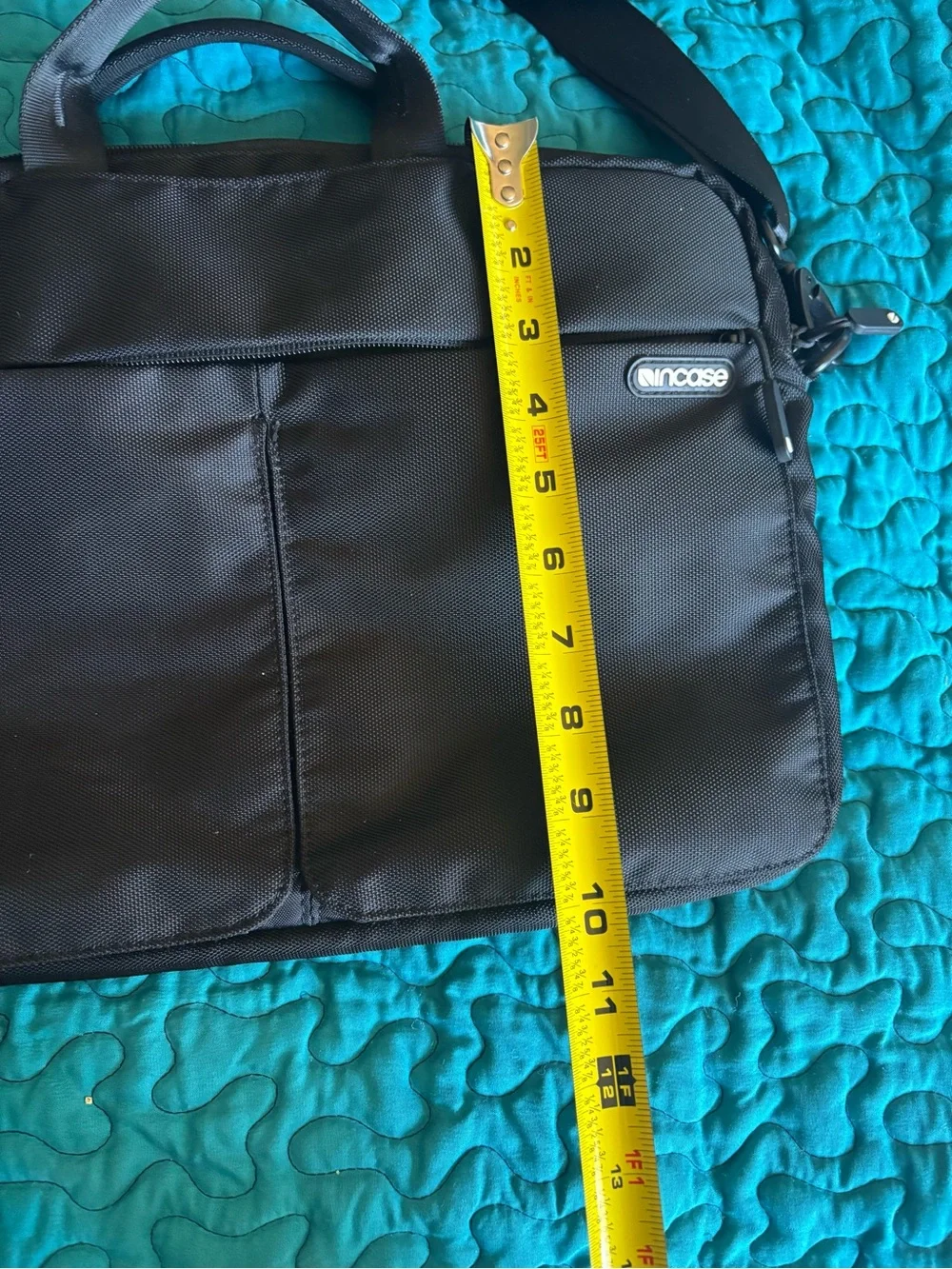 Incase Black Men's Laptop Messenger Bag - Durable Carry Case 10X14
